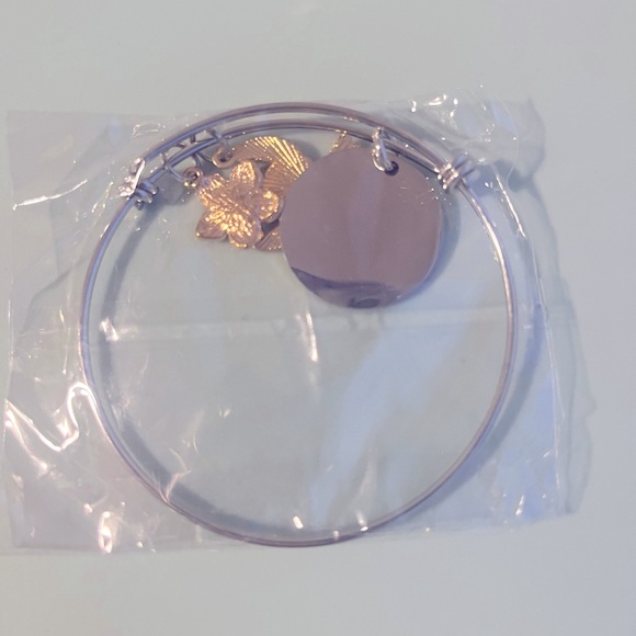 Stitch Necklace and Bracelet - Picture 4 of 4